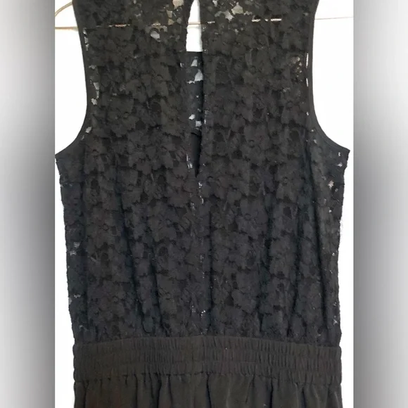 Express lace jumpsuit size 4 - Picture 5 of 5